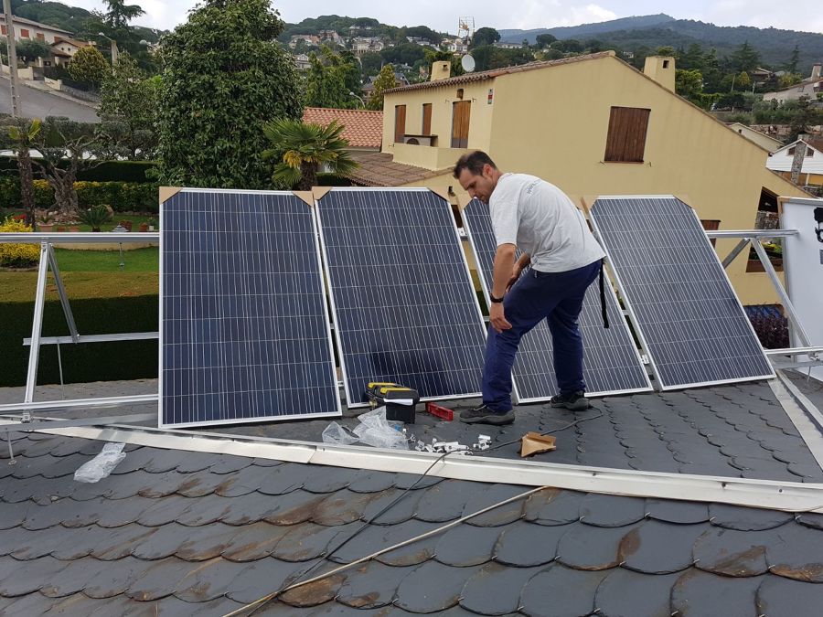 Instalación de energía solar Fotovoltaica para Autoconsumo de 1.5 kW en zona 3 con inyección 0. Caldes de Montbui