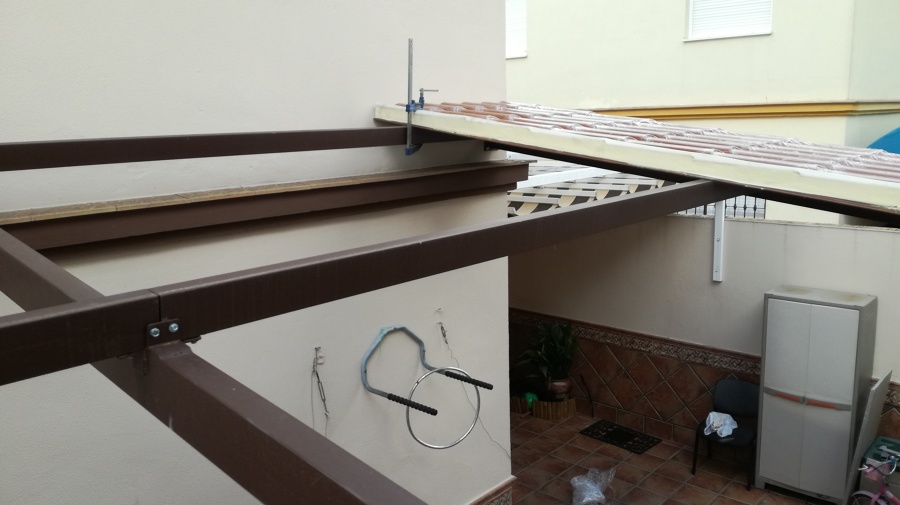 Estructura panel.sandwich teja