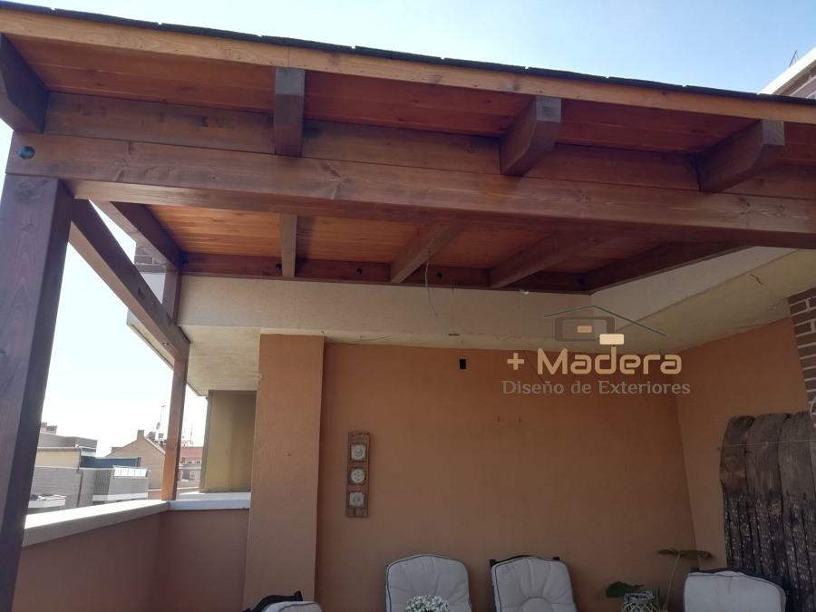 PORCHE ADOSADO EN MADERA A UN AGUA