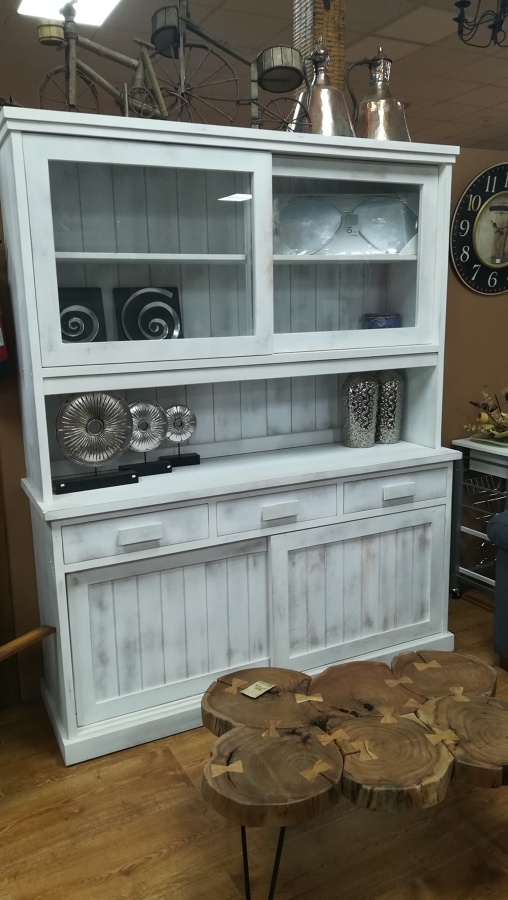 Alacena de roble blanco envejecido