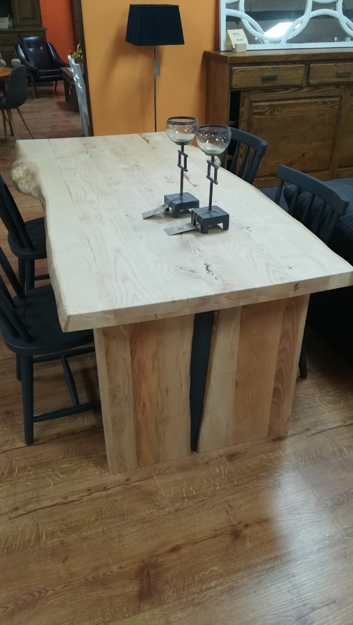 Mesa de Fresno, color natural.