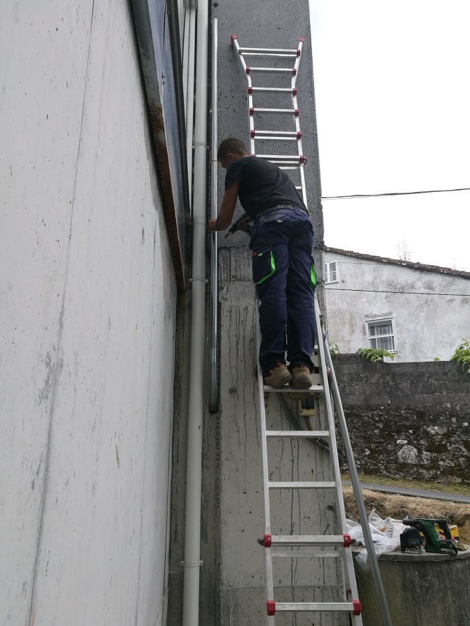 Instalación de tubo de acero
