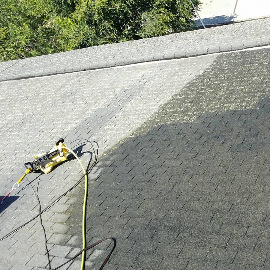 Limpieza de cubierta con hidrolimpiadora.