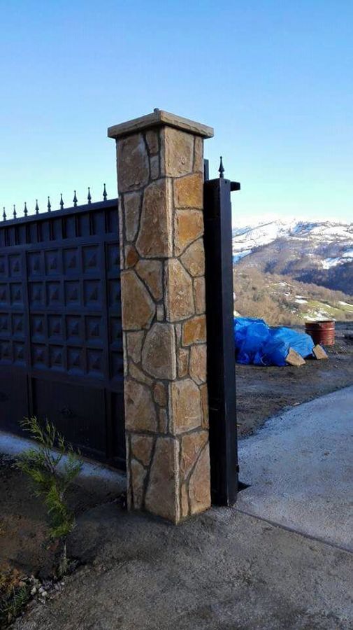 Pilar caliza amarilla