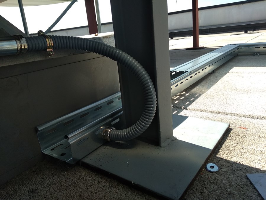 Montaje bandeja y detalle de racores