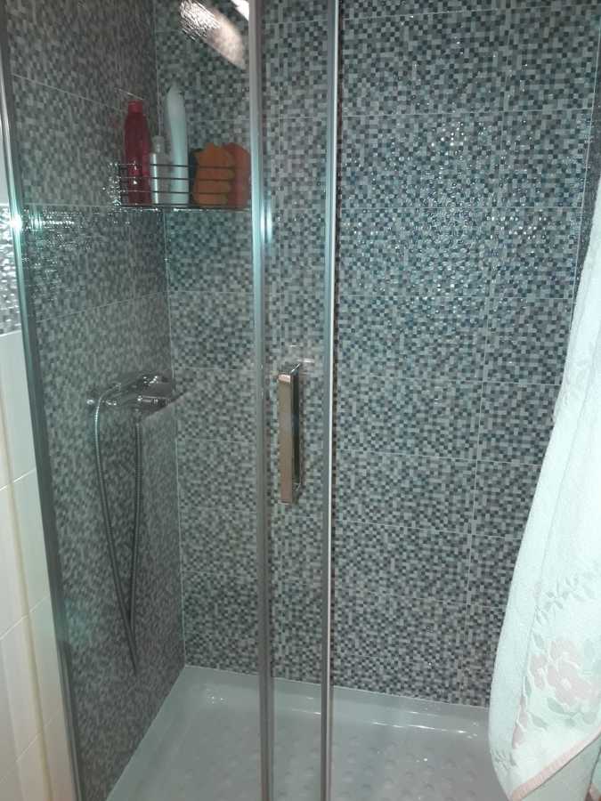 Mampara, ducha y griferia terminada