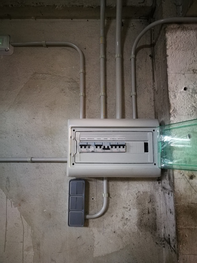 Cuadro electrico superficie estanco Schneider