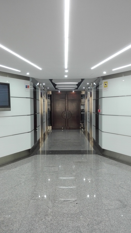 Interior hall edificio 12 estrellas pasillos