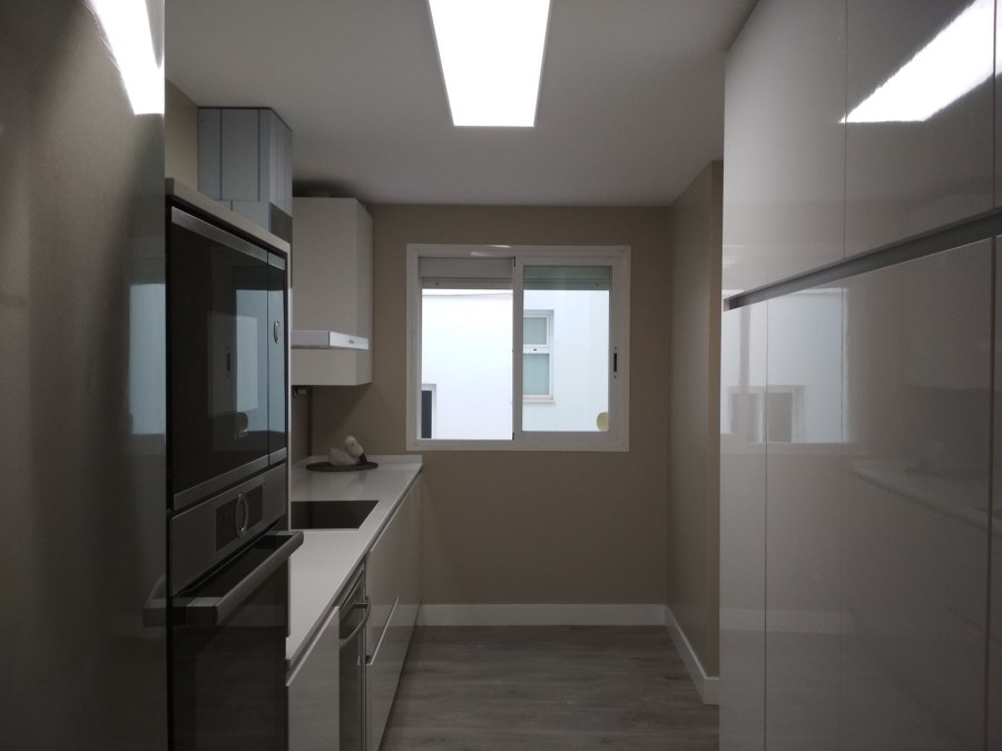 Cocina de líneas modernas