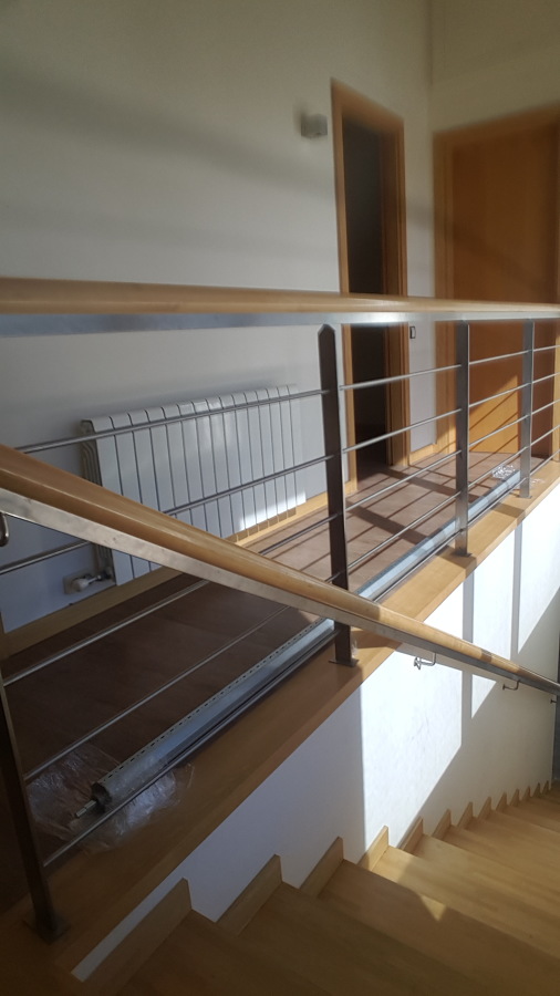 Barandas mixtas de inoxidable/madera o hierro/madera