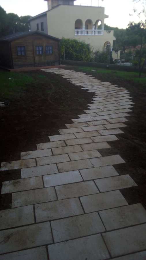 Pasarela en el jardin