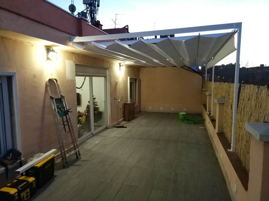 Pergola en dos modulos para ático en Madrid