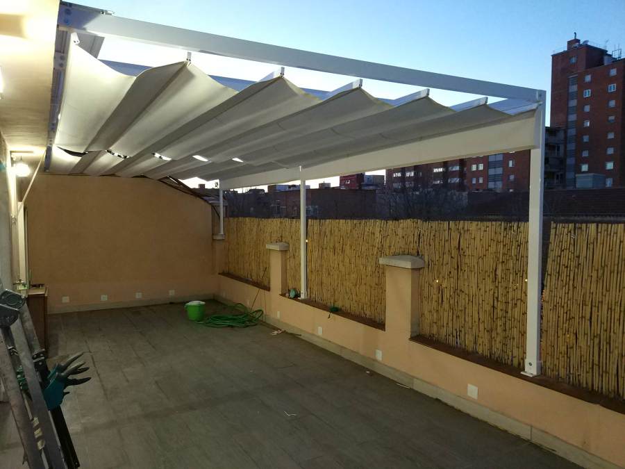 Pergola en dos modulos para ático en Madrid