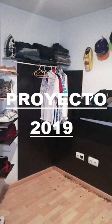 perchero moderno con play bom rustico barnisado