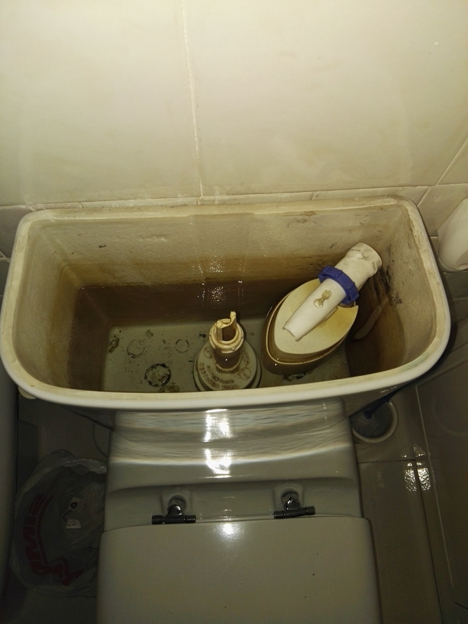 Mecanismo de cisterna en mal estado