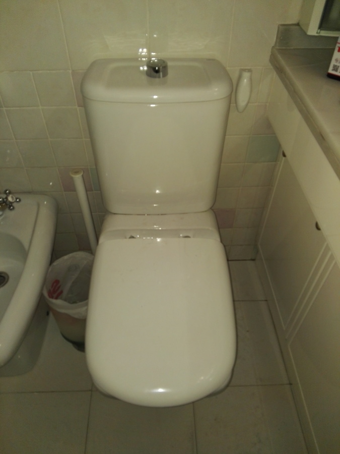 Montaje de tapa de cisterna