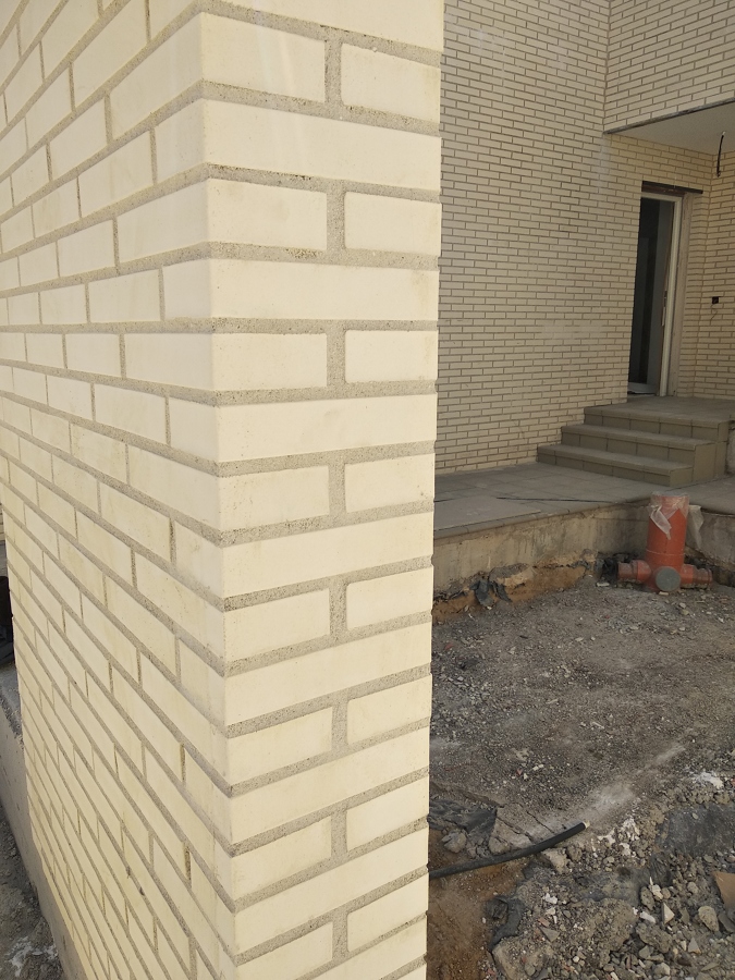 Muretes de ladrillo visto