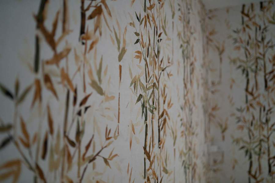 Papel pintado en pared dormitorio