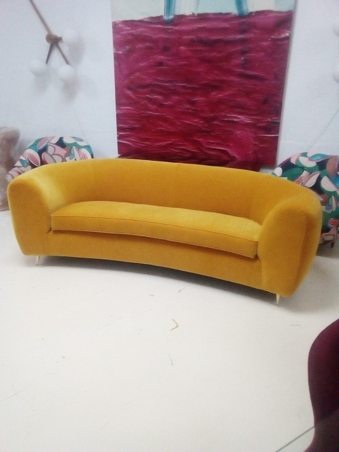 Sofá a medida curvo