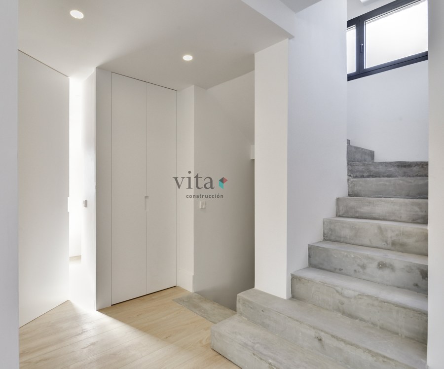 Escalera hormigón pulido