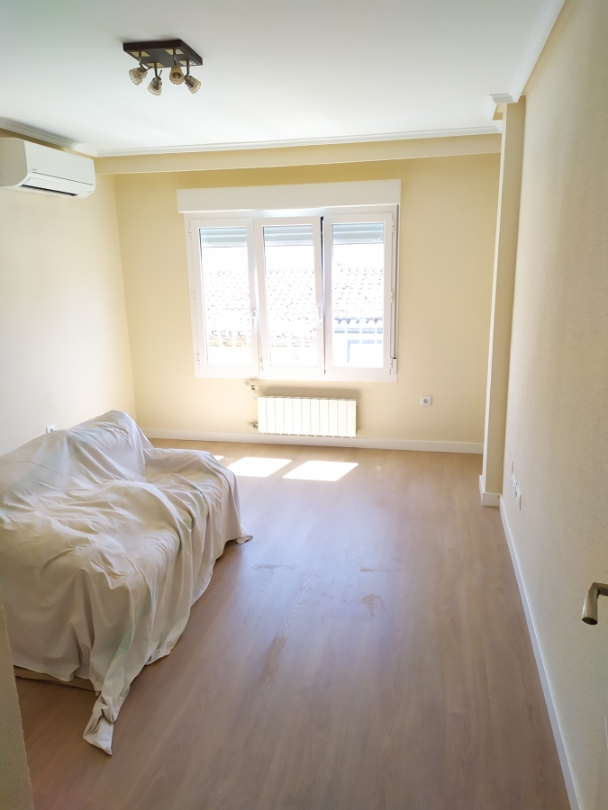 Estucar Rozas en ventanas y pintar toda la vivienda