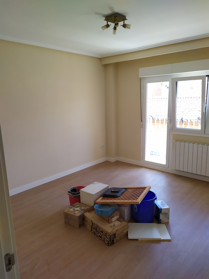 Estucar Rozas en ventanas y pintar toda la vivienda