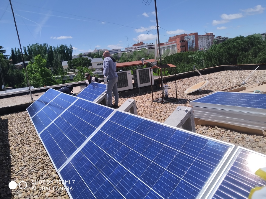Instalación en cubierta plana con piedras