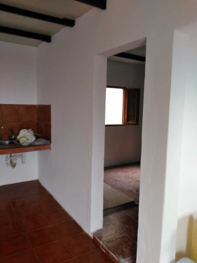 Pintado de habitación y arreglo de humedades