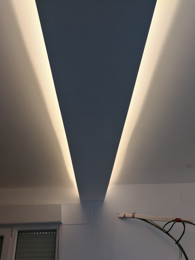 Iluminación led. Tiras led 220 /12/24V