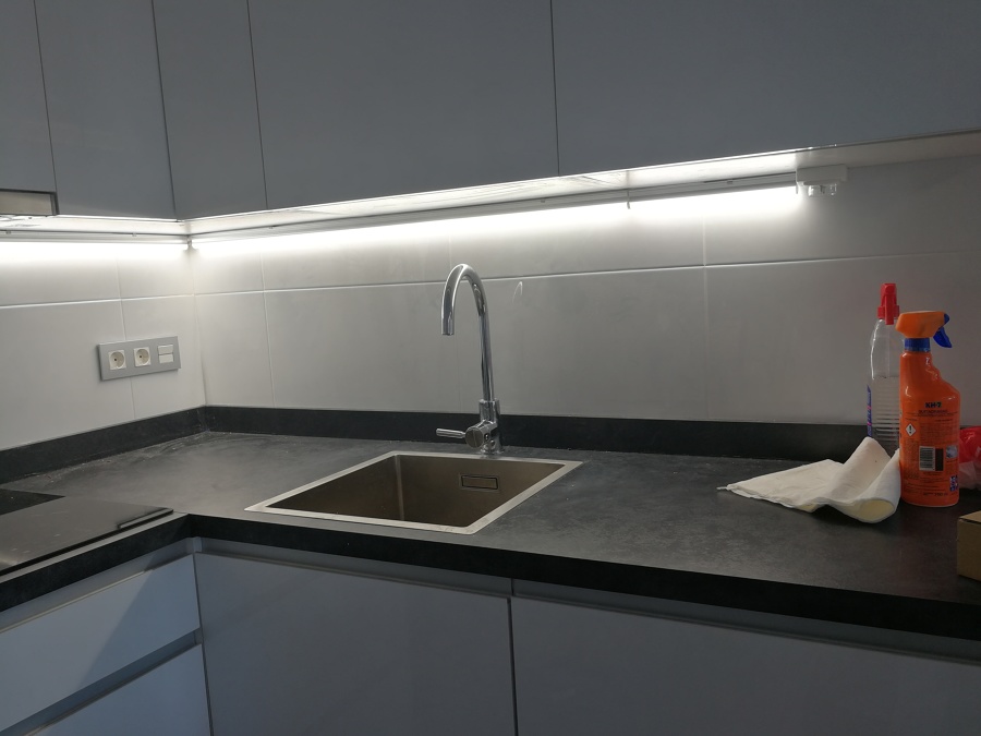 Apliques y luminarias para usos especiales.