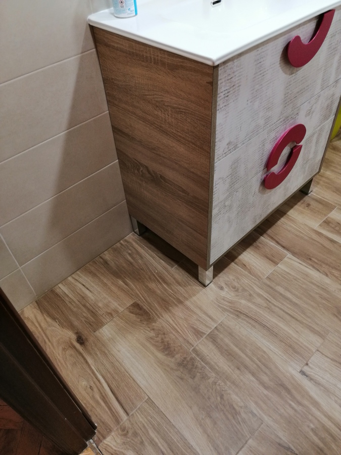 Pavimento ceramico efecto madera