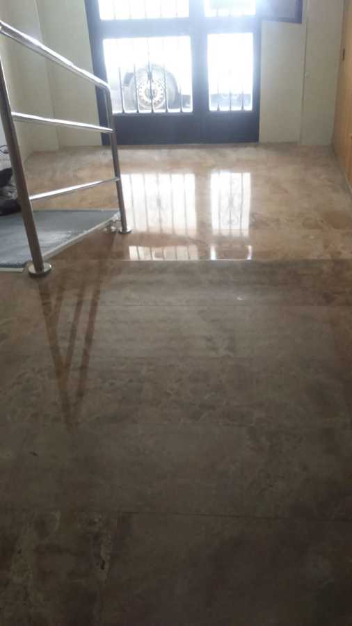 Vitrificado de diamante, terrazo y mármol.