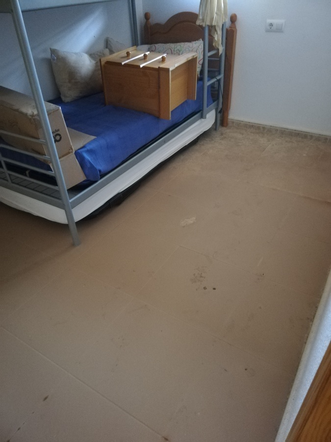 Antes de limpiar el dormitorio