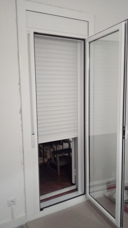 puerta practicable .compacto ,persiana aluminio