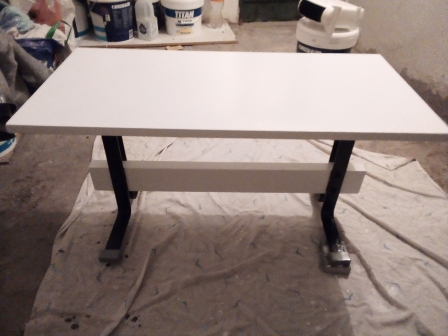 Mesa lacada restaurada