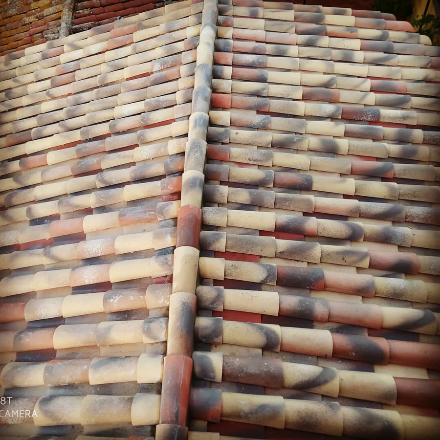 Tejado con teja rústica