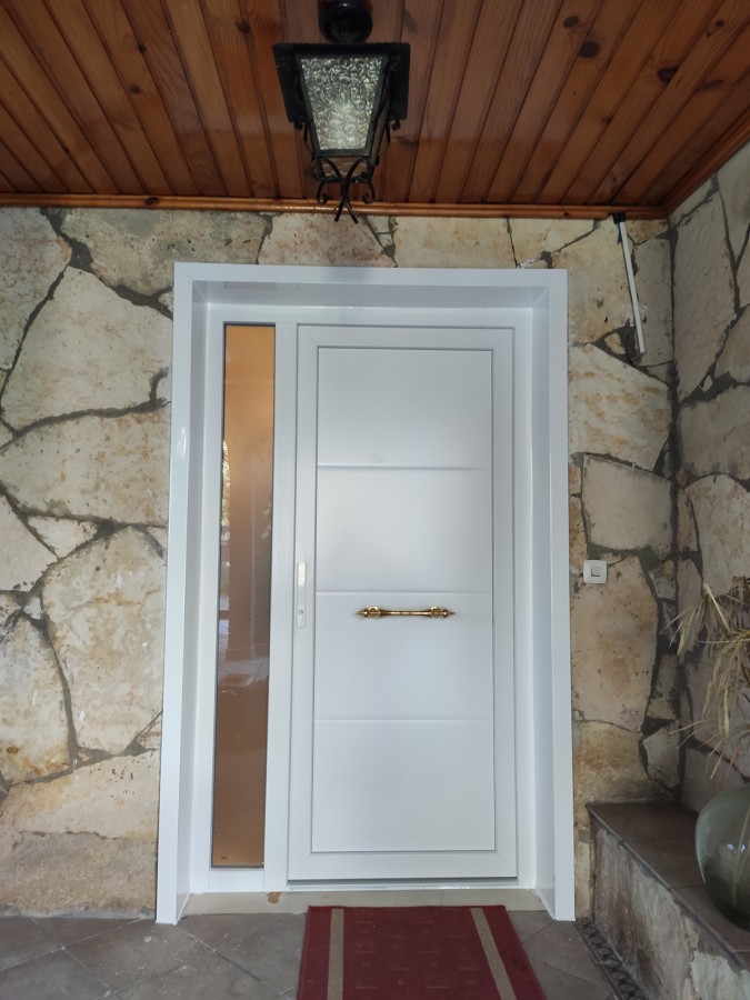 Puerta entrada a vivienda