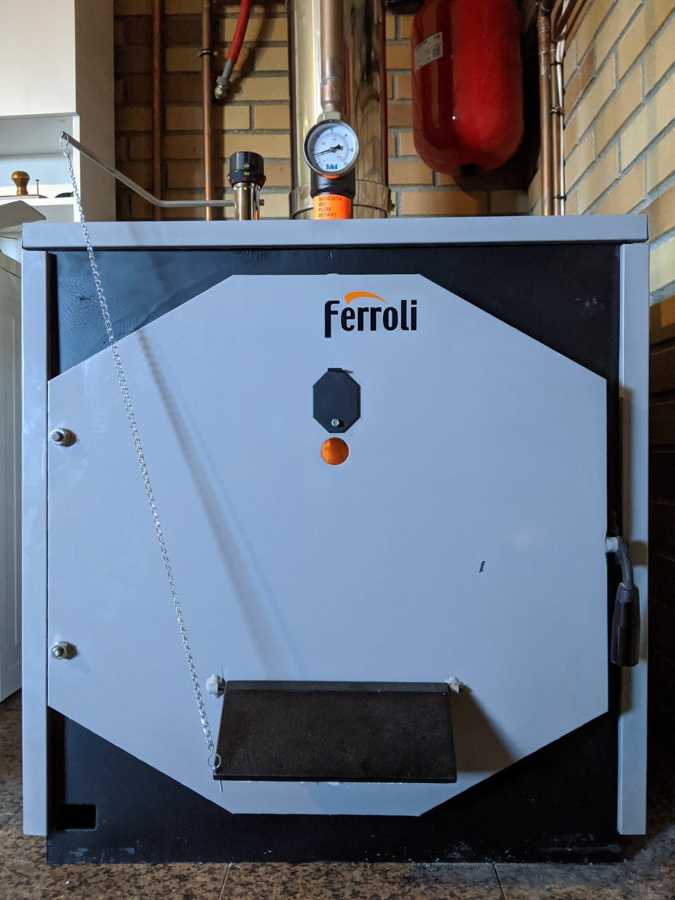 Instalación caldera de leña