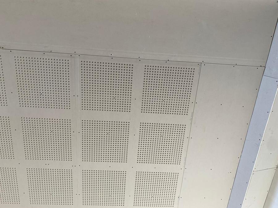 Techo decorativo con pendiente