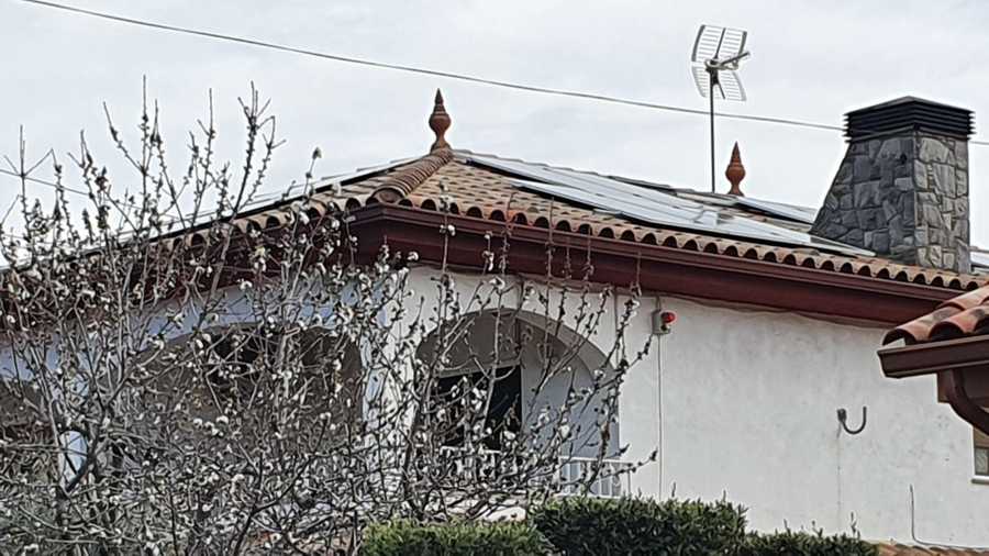 PLACAS FOTOVOLTAICA EN VIVIENDA UNIFAMILIAR