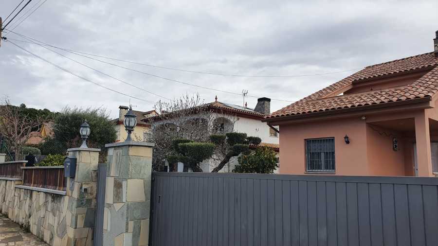 PLACAS FOTOVOLTAICA EN VIVIENDA UNIFAMILIAR