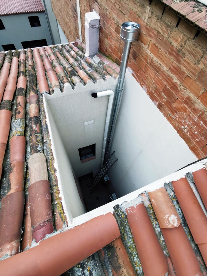 Chimenea cocina y caldera