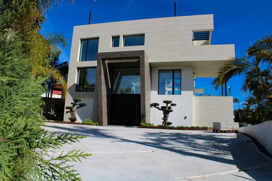 fachada casa de lujo