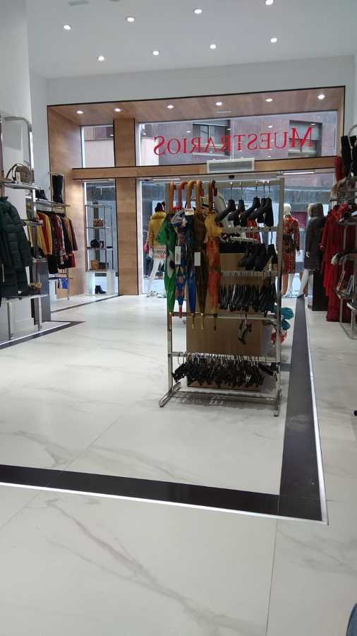 Tienda mostrarios calle montero calvo