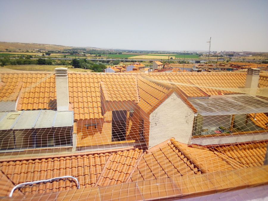 REDES Y PINCHOS ANTIPALOMAS