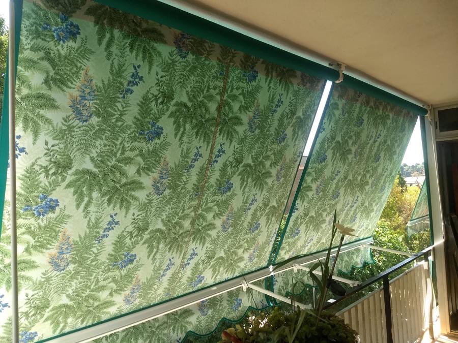 Toldos para balcones, estilo clásico con telas estampadas
