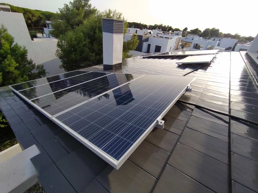 Instalación Fotovoltaica Autoconsumo para Vivienda Unifamiliar