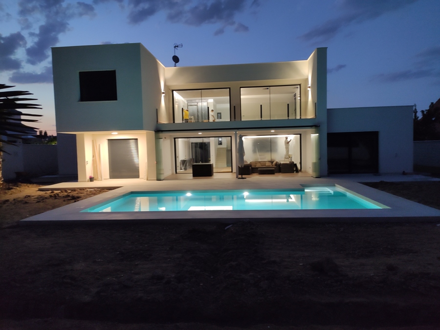 VIVIENDA UNIFAMILIAR. FOTO NOCTURNA