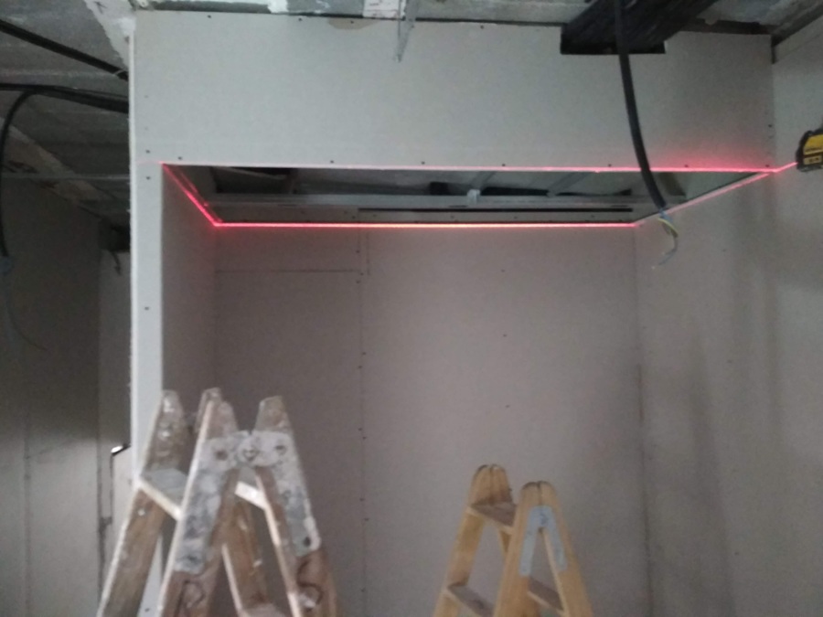 Hueco para armario y tapar el aire acondicionado