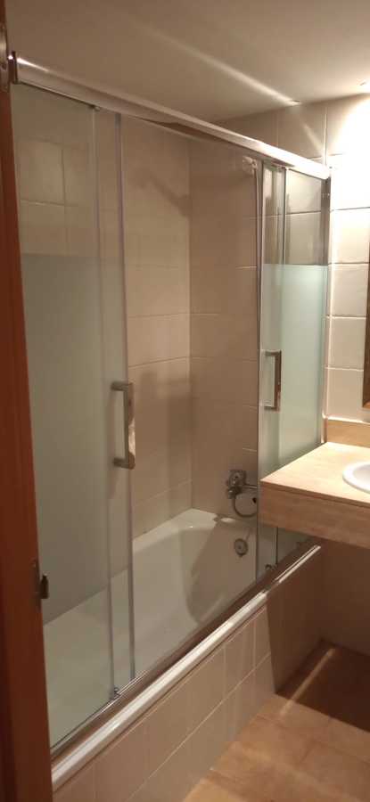 Colocación de Mampara